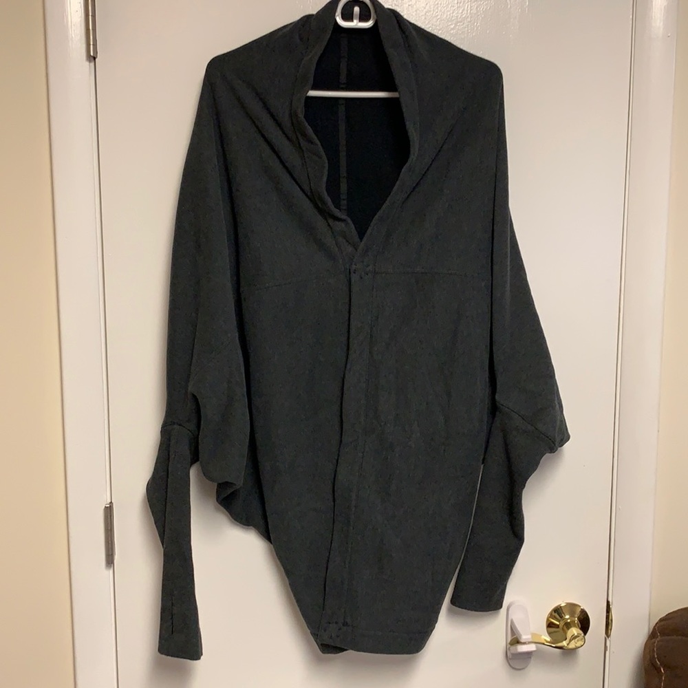 Lululemon sweatshirt wrap - two ways to wear it!!